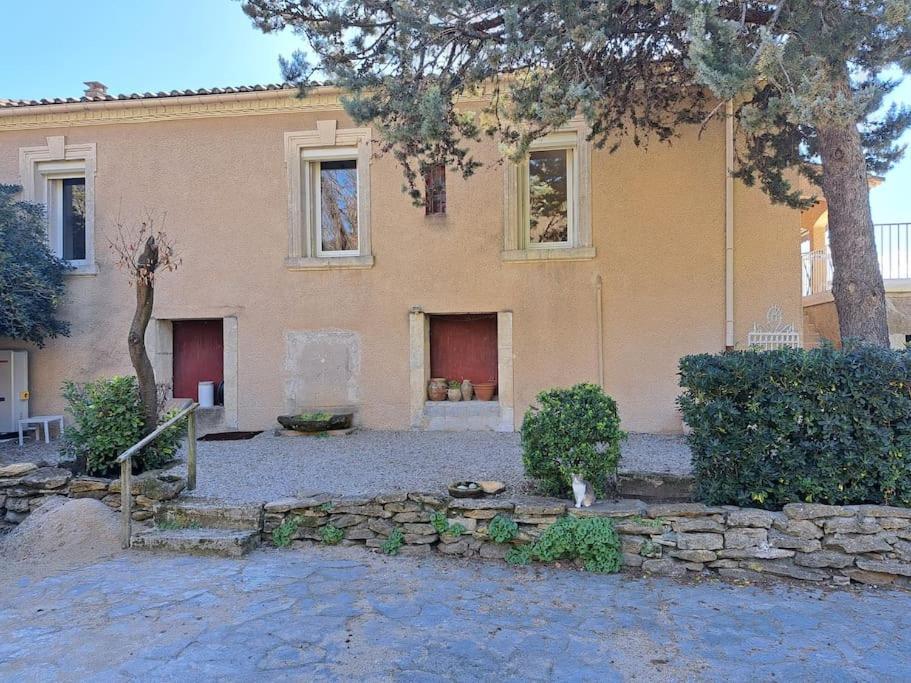 Le Champ Des Hors Villa Vailhauques Luaran gambar